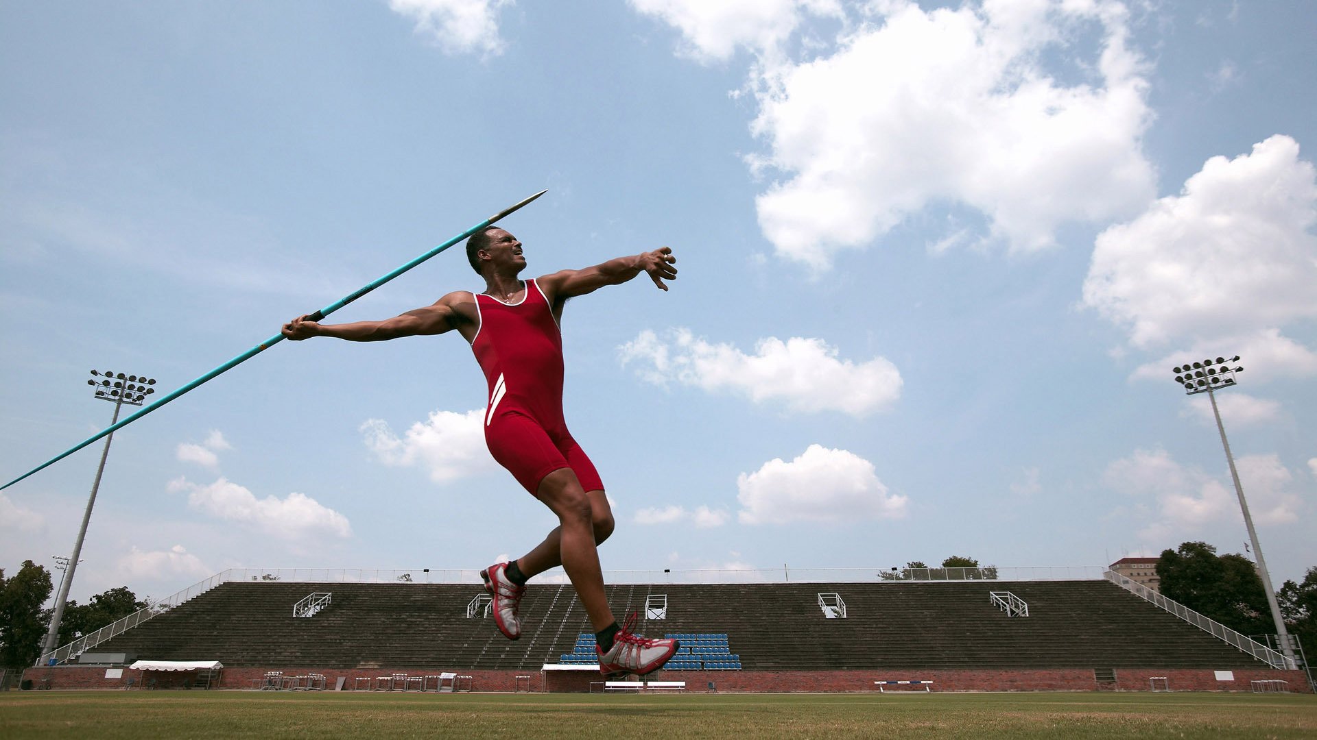 是否应鼓励球员创建专属城市品牌形象
